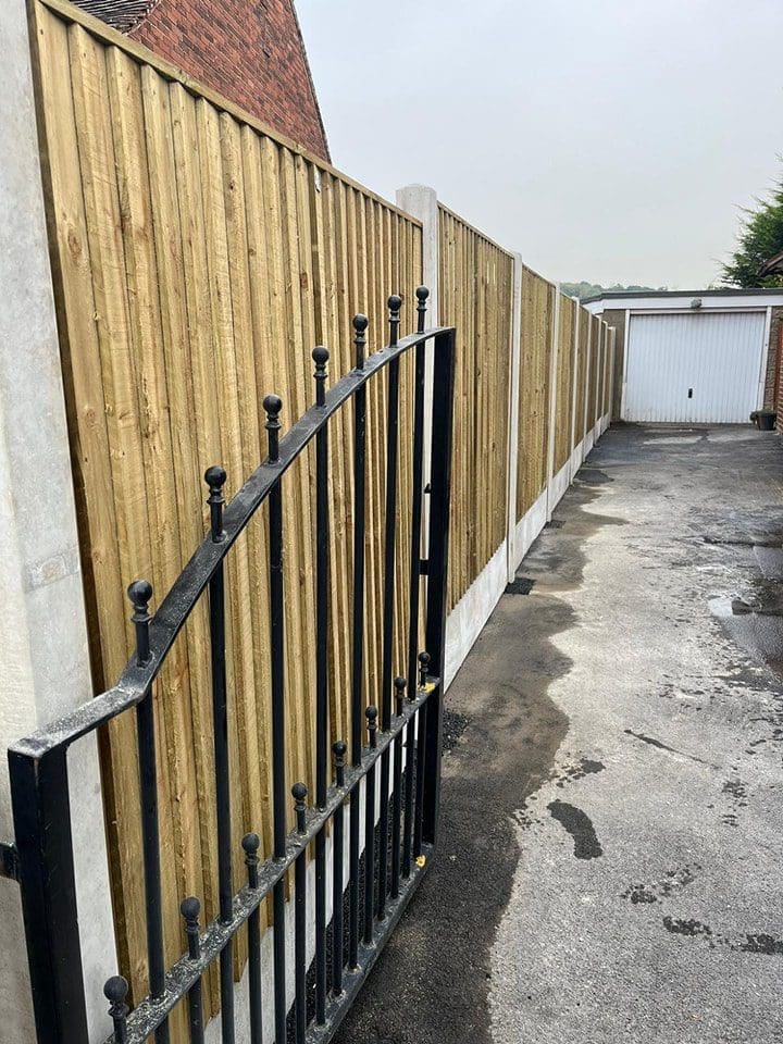 Featheredge fencing installation Leeds