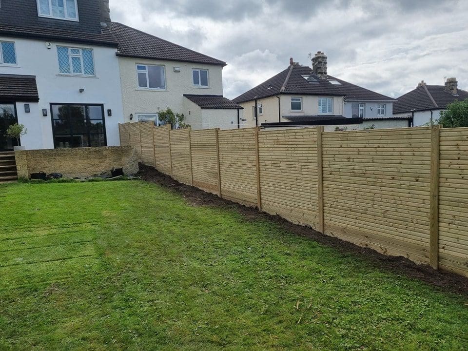 Venus panel fencing installation