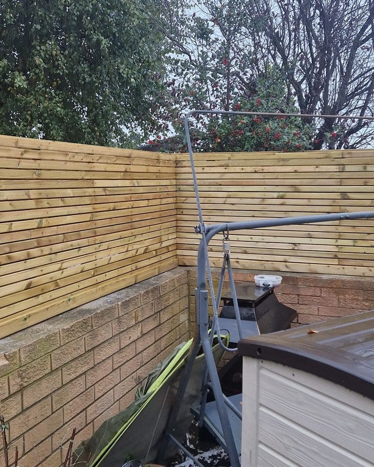 Contemporary fencing completed in LS26