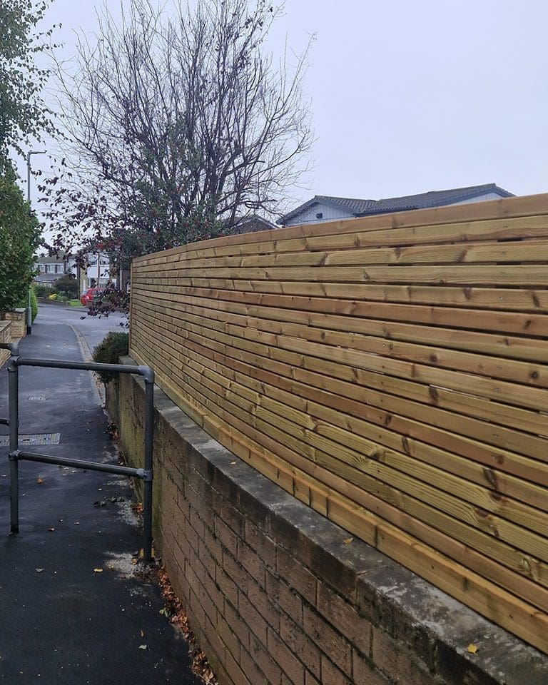 Contemporary fencing completed in LS26