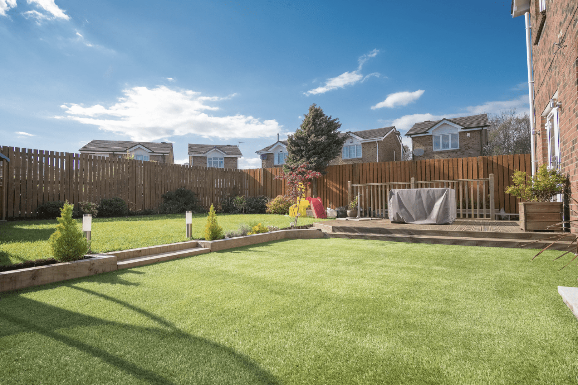 Enhancing Your Garden Landscape with Creative Fencing