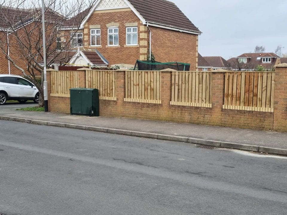 Double-sided pailing fencing Leeds LS27