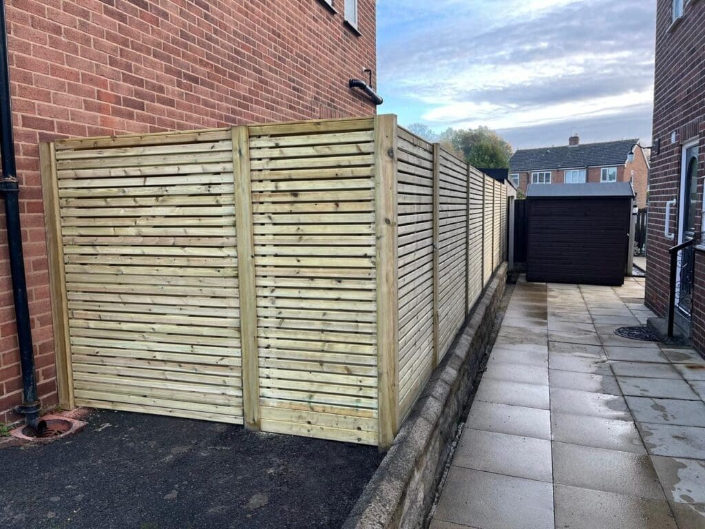 garden fence maintenance